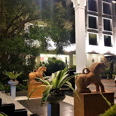 Hotel Green Court Homagama Exterior foto