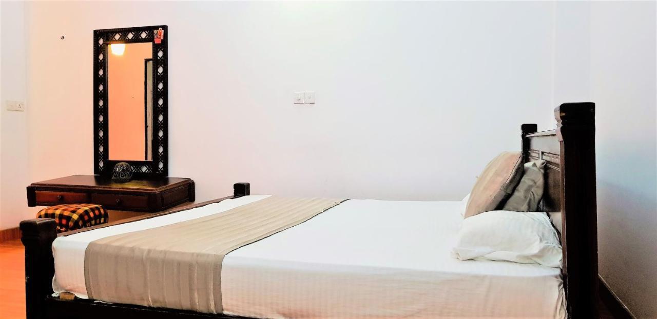 Hotel Green Court Homagama Exterior foto
